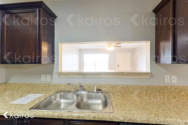 Photo - 3900 Thomas St