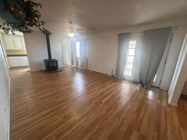 Photo - 3 bedroom, 1 bathroom Home