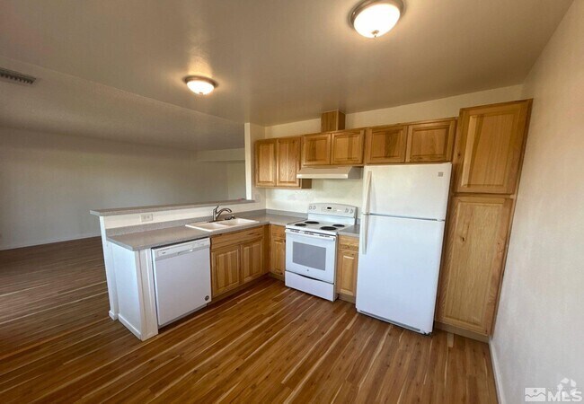 Building Photo - 3167 Cashill Blvd Rental