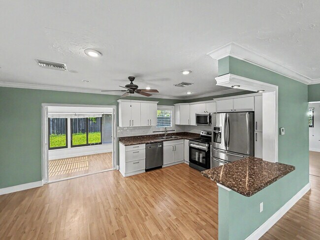 150 SE 5th Ct