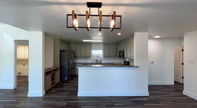 Photo - 105 NE Anderson St