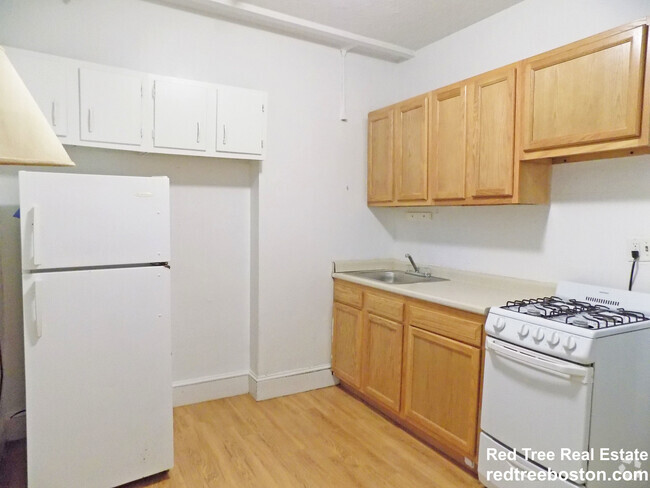 Building Photo - 1782 Commonwealth Ave Rental