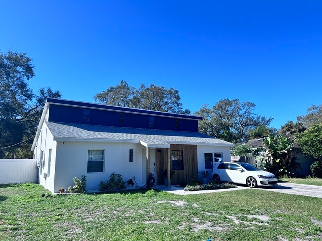 Building Photo - 4724 W Tambay Ave