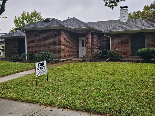 Building Photo - 224 Simmons Dr