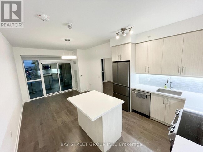 Photo - 75 Oneida Crescent Unit 703