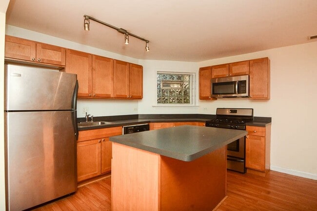 Photo - 3047 W Logan Blvd Unidad 6H