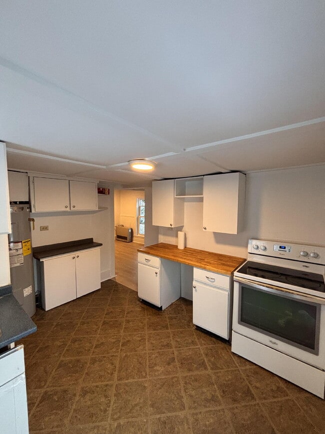 Building Photo - Large 1BR / 1Office/BR / 1BA Apartment – Near Downtown Bath! Unit 2