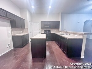 565-569 Creekside Cir