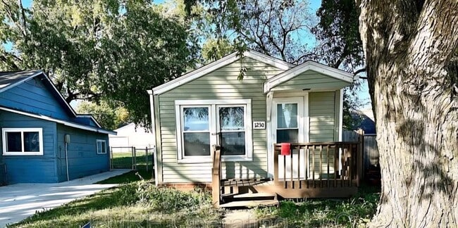 Photo - 1230 State St
