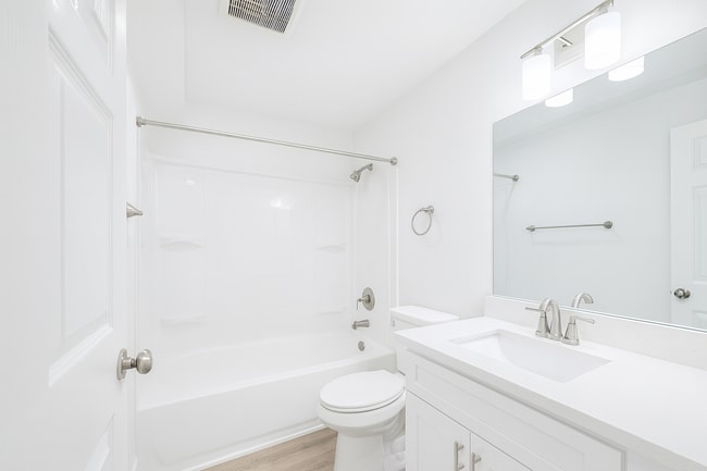 Photo - Meadowbrook Apartments