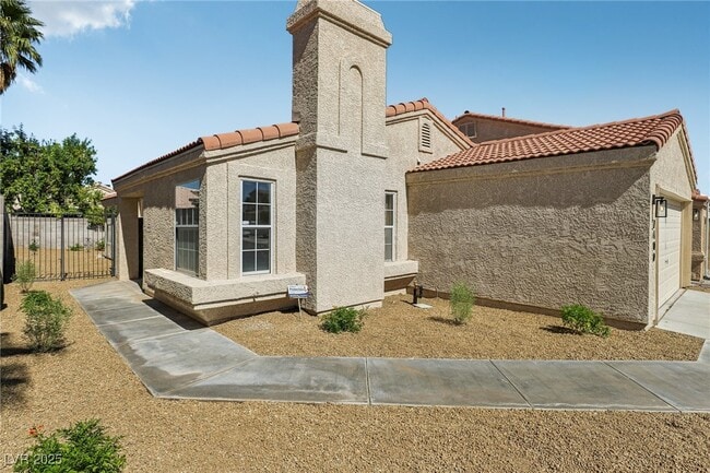 Photo - 7400 Queen Palm Dr