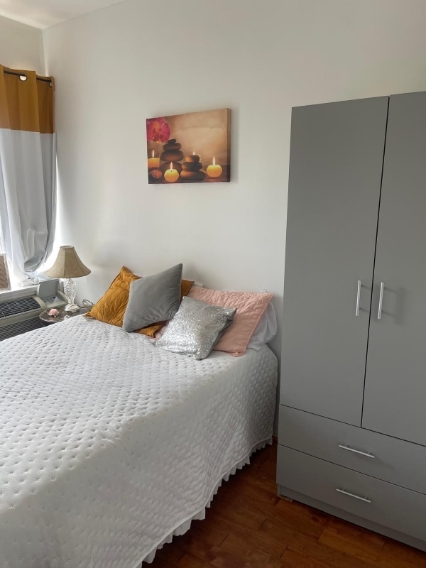 Photo - 3243 Irwin Ave