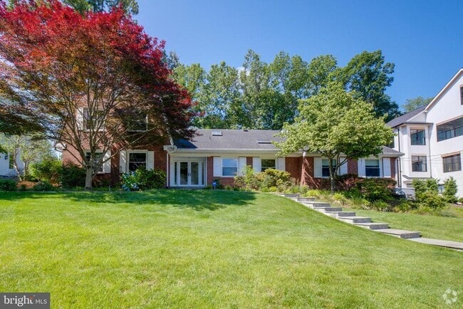 Building Photo - 1440 Highwood Dr Rental