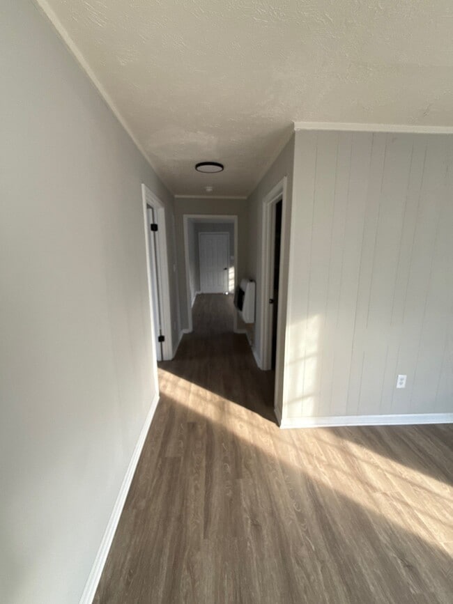 Photo - 602 Windrow Rd