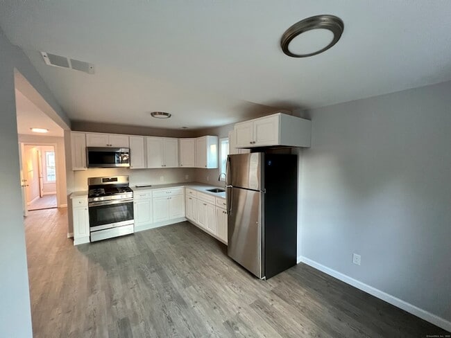 Photo - 415 Hollister Ave