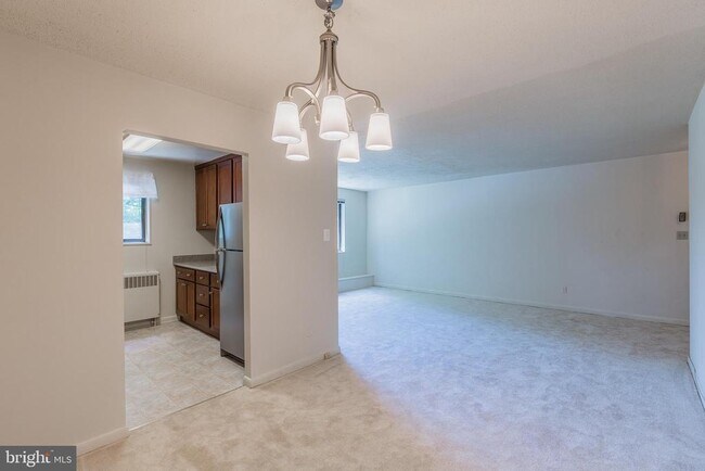 Photo - 3515 Washington Blvd Unit 303