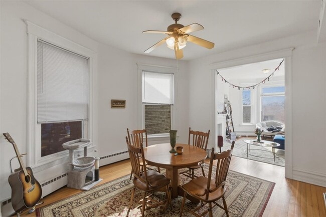 Photo - 3507 N Seminary Ave Unit 2F