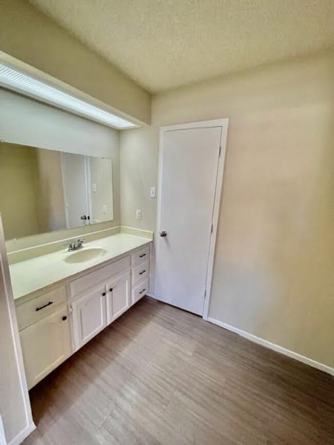 Photo - 2205 Kirby Lee St