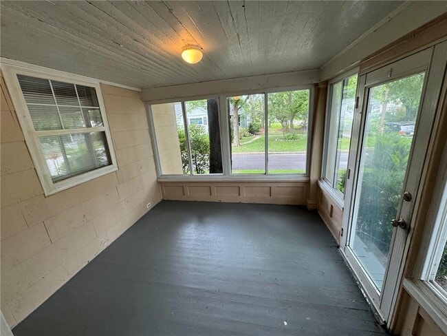 Photo - 219 2nd St