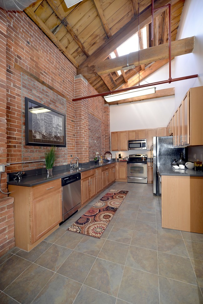 Interior Photo - Spinnaker Station Rental