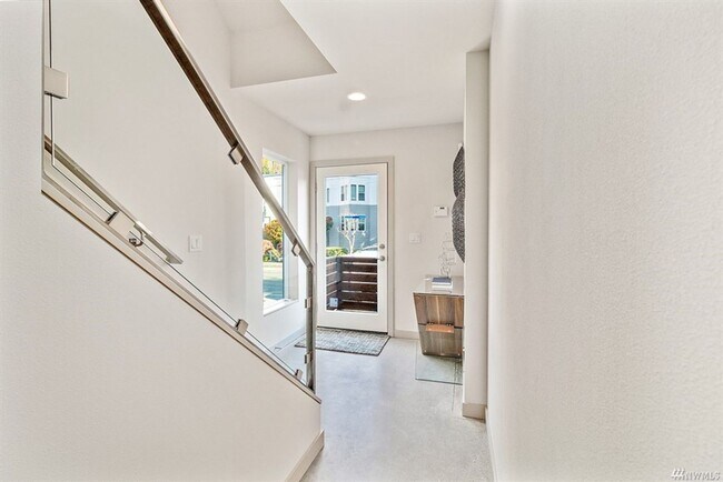 Photo - 3bd/2.25ba Seattle Townhome