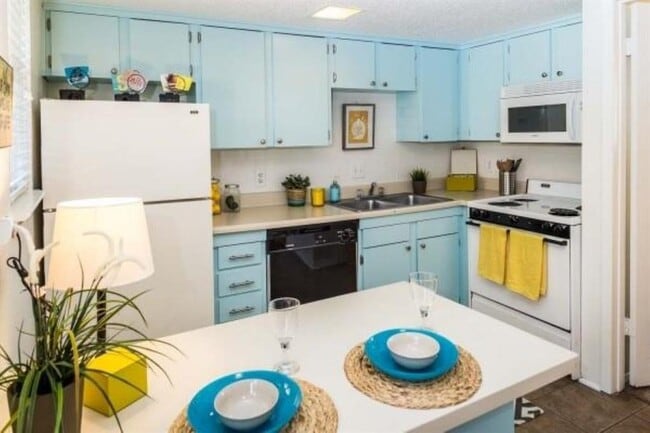 Building Photo - 3405 Helms St Unit 202 Rental