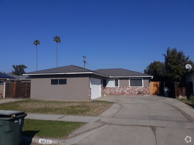 Building Photo - Adorable 2 bedroom home in Fresno!