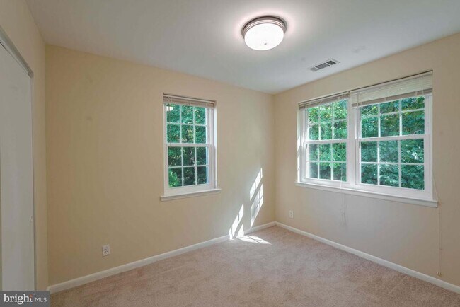 Photo - 2601 S Walter Reed Dr Unidad B