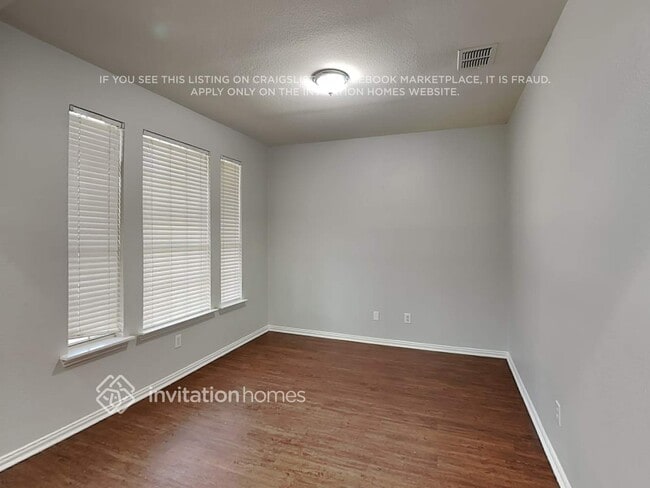 Photo - 1525 Swan Lake Dr