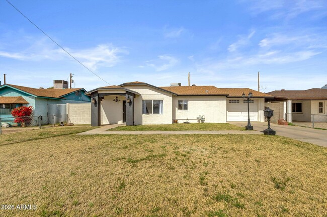 Building Photo - 3428 W Willetta St