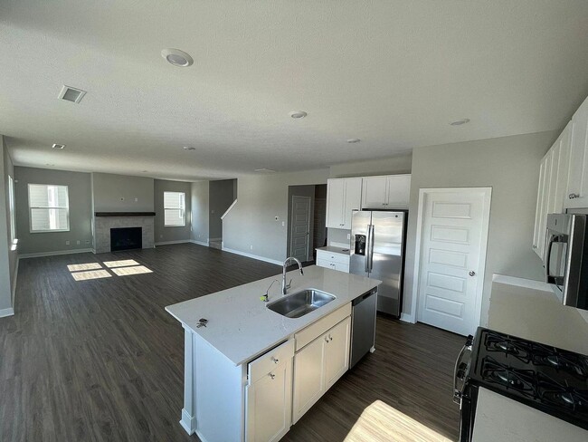 Photo - 17195 Seaboard Pl