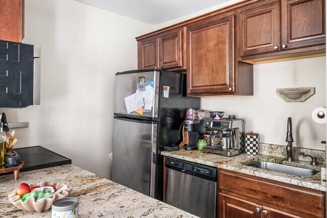 Photo - 227 W 3rd St Unit 2