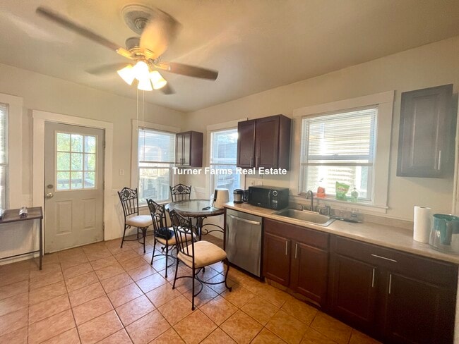 Building Photo - 89 Hillside St