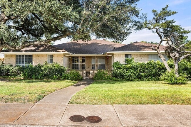 Photo - 8351 Lullwater Dr