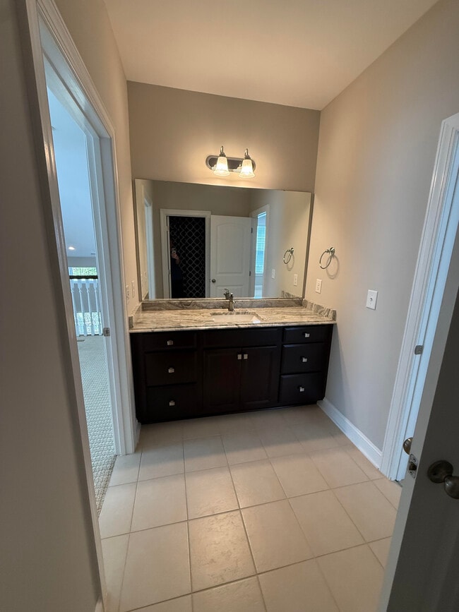 Building Photo - 335 Acorn Hollow Pl