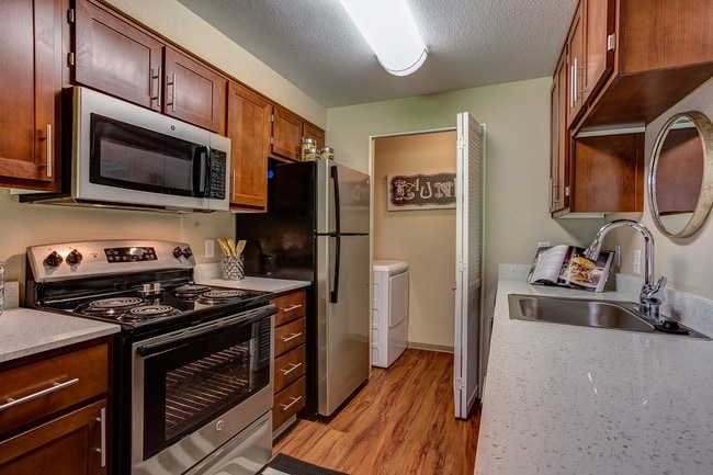 Commons at Creekside Apartments