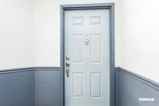 Photo - Charming 2BR Condo in Bellevue