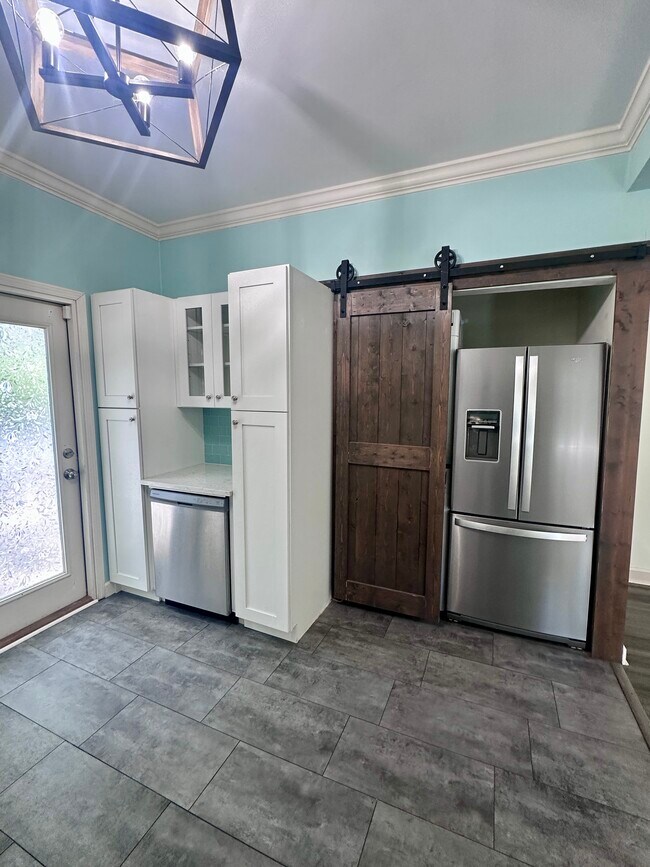 Laundry/Fridge/Dishwasher included - 778 Charles Allen Dr NE Unit B