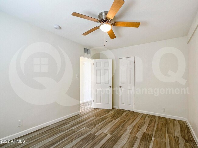 Photo - 2109 W Hayward Ave