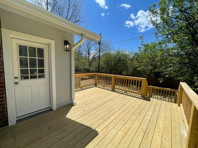 Photo - 5 Locust St NE