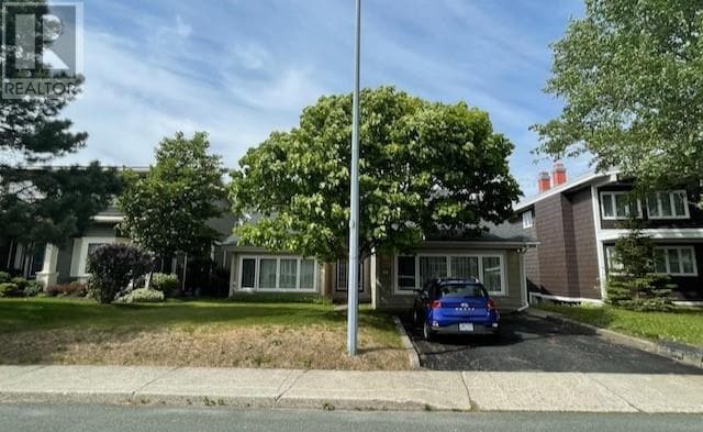 Photo - 52 Mountbatten Dr