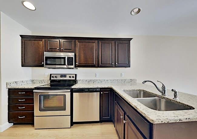 Photo - 125 Surrey Ct