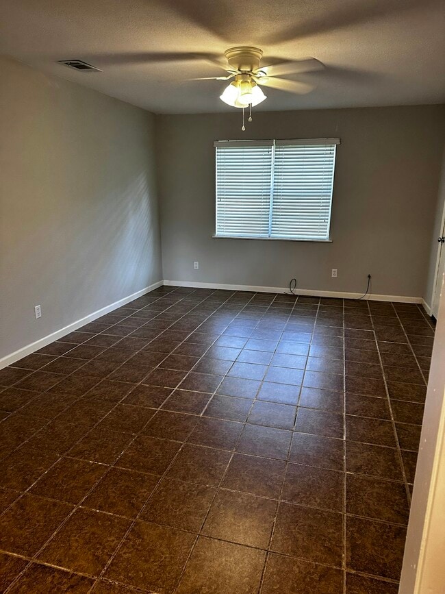 Photo - 402 E Pine Ave