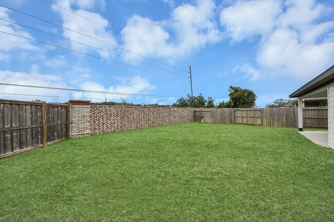 Building Photo - 1618 Westway Dr