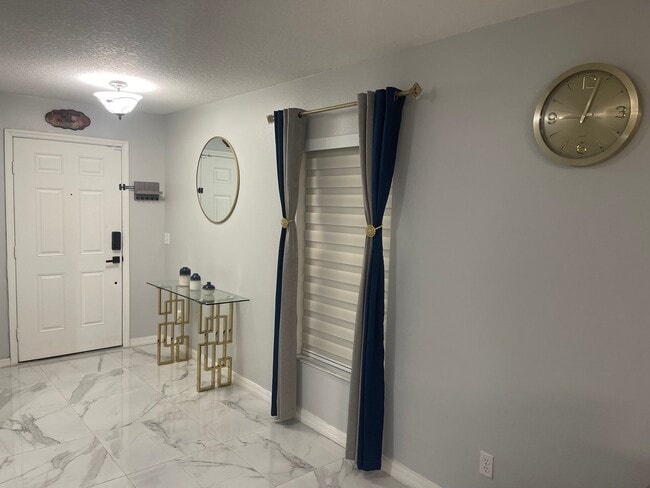 Photo - 180 Walnut Crest Run