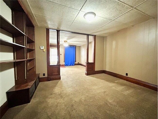 Photo - 214 W Warren St