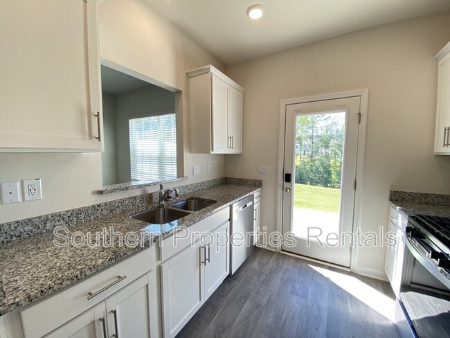 Photo - 112 Starlight St
