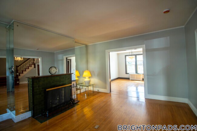 Photo - 24 Leamington Rd Unit SF