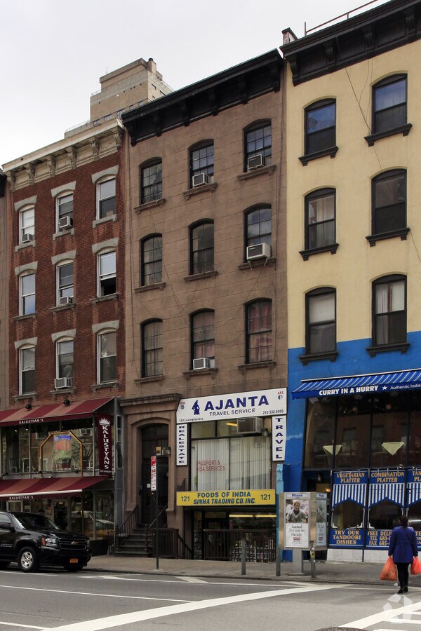 Photo - 121 Lexington Ave Apartments