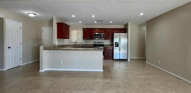 Photo - 113 W Wagoner Rd